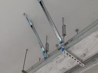 供应电缆桥架侧纵向双向抗震支吊架 成品支架图3